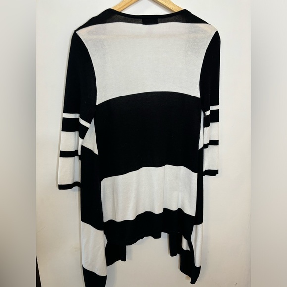 Monroe and Main Black and White Striped Fly Away Cardigan - Picture 5 of 7